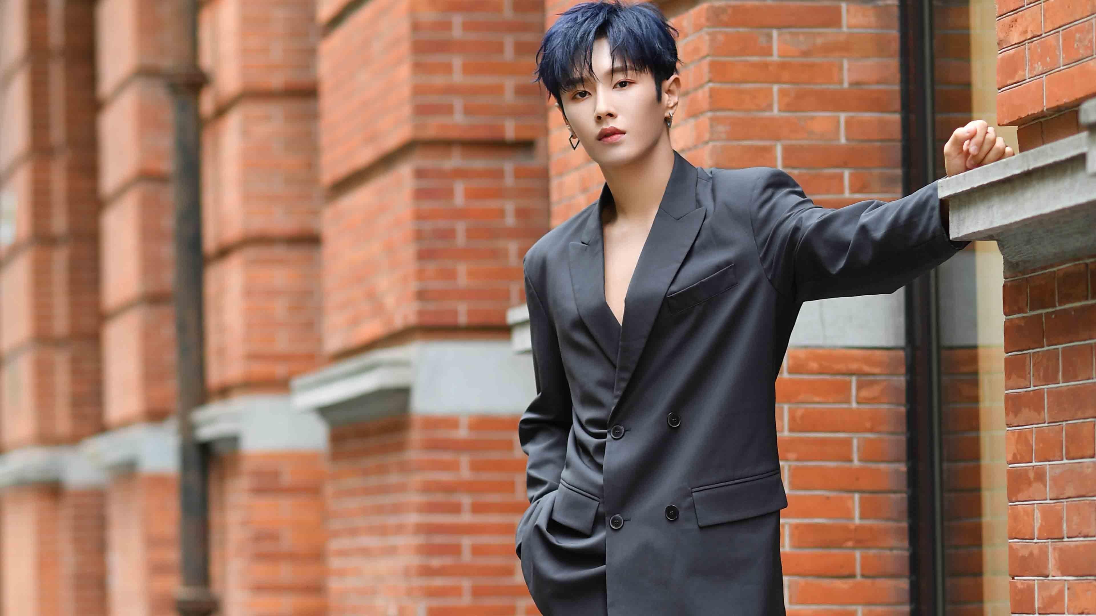 蝶泳200米选手配速图显示“分段负荷”趋势